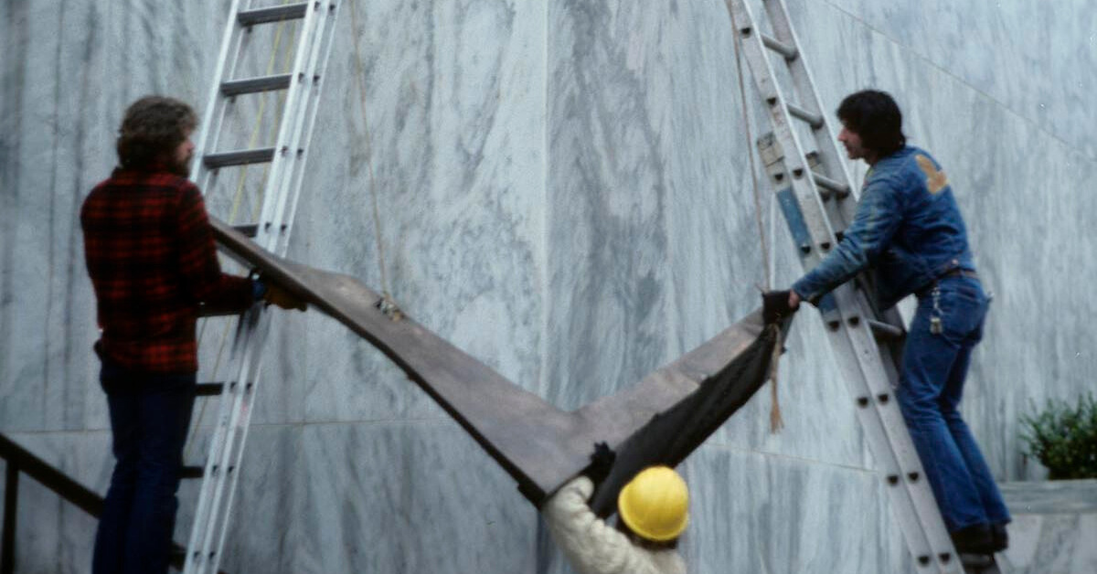 <h3>1976, installation of Tom Morandi’s November Sprinter at the Oregon State Capitol</h3>