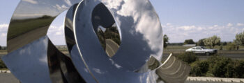 <h3>1979, Obie Simonis’s work Radiant Flux II in transit</h3>