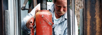 <h3>1992, William Harsey Jr. fabricating his sculpture Edged Wind for Southern Oregon University Stevenson Union</h3>