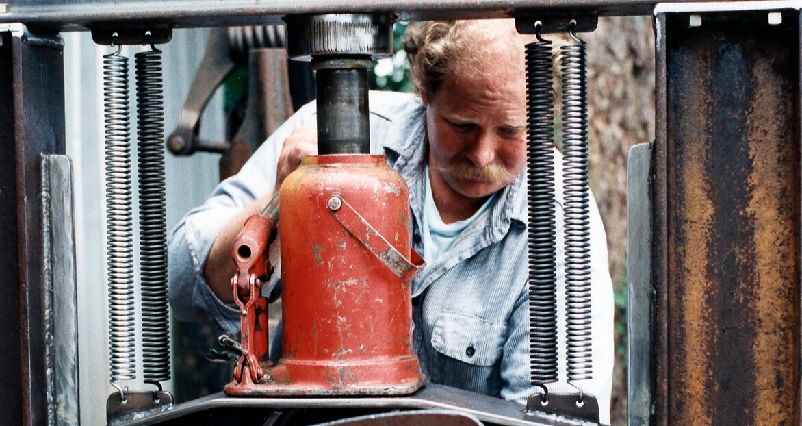 <h3>1992, William Harsey Jr. fabricating his sculpture Edged Wind for Southern Oregon University Stevenson Union</h3>